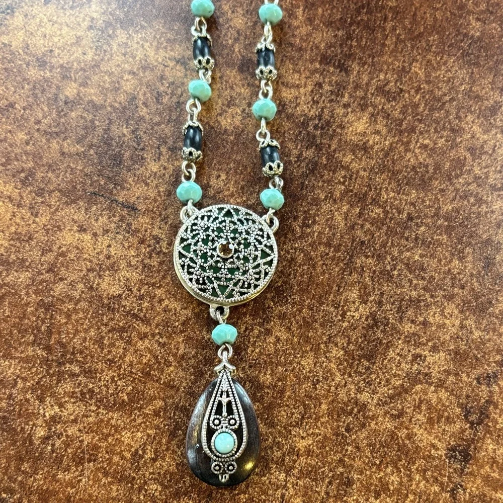 Woman’s “turquoise “ drop necklace